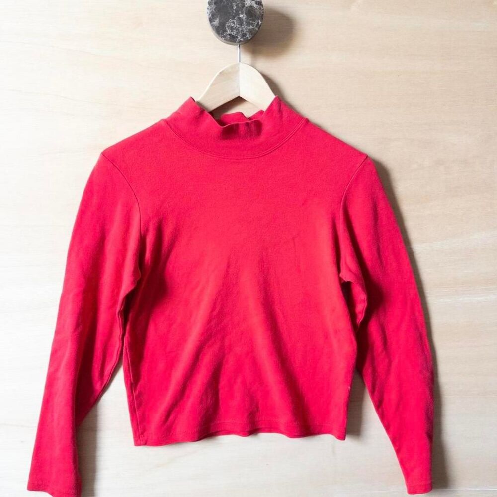 The limited vintage red‎ Mockneck tee